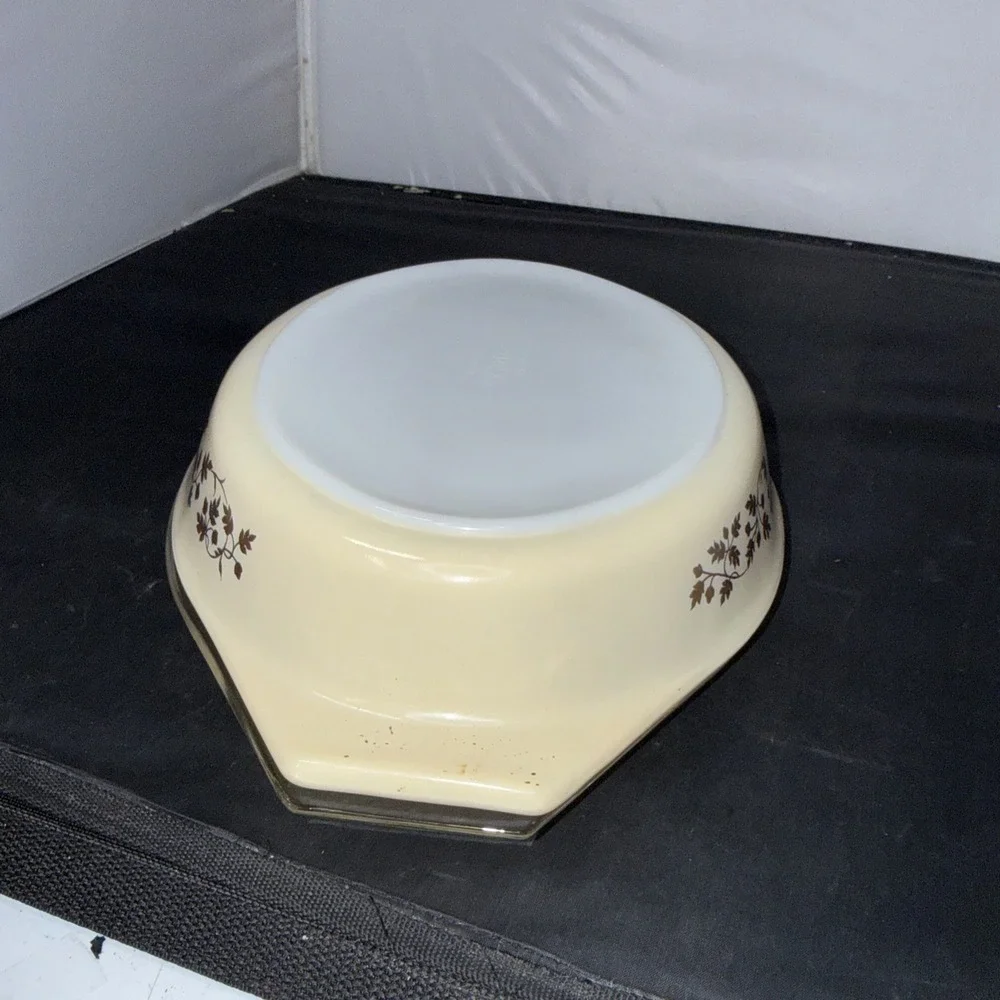 PYREX OVAL DIVIDED CASSEROLE DISH WITH LID-
